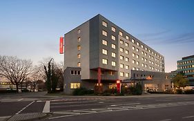 Ramada By Wyndham Bottrop City