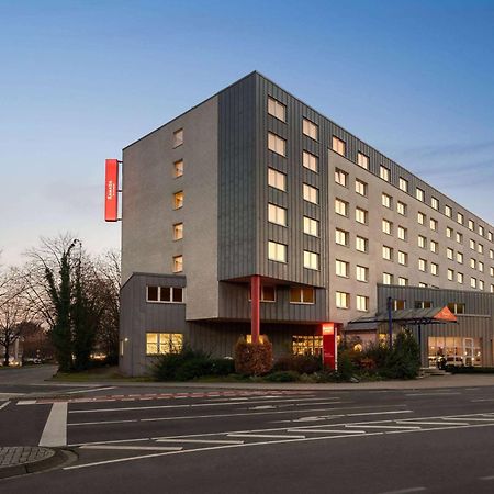 Ramada By Wyndham Bottrop City Esterno foto
