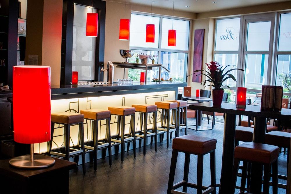 Ramada By Wyndham Bottrop City Esterno foto