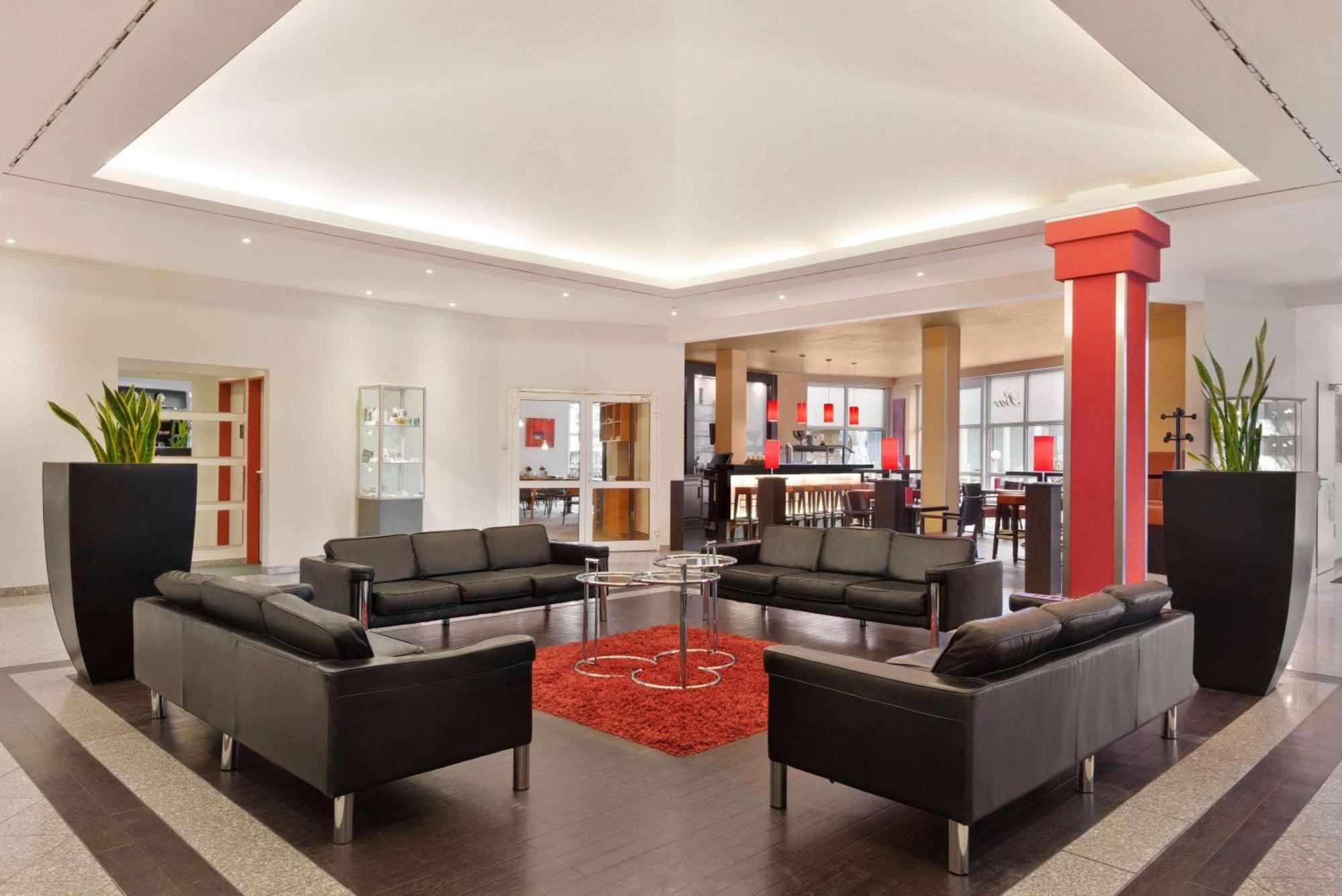 Ramada By Wyndham Bottrop City Esterno foto