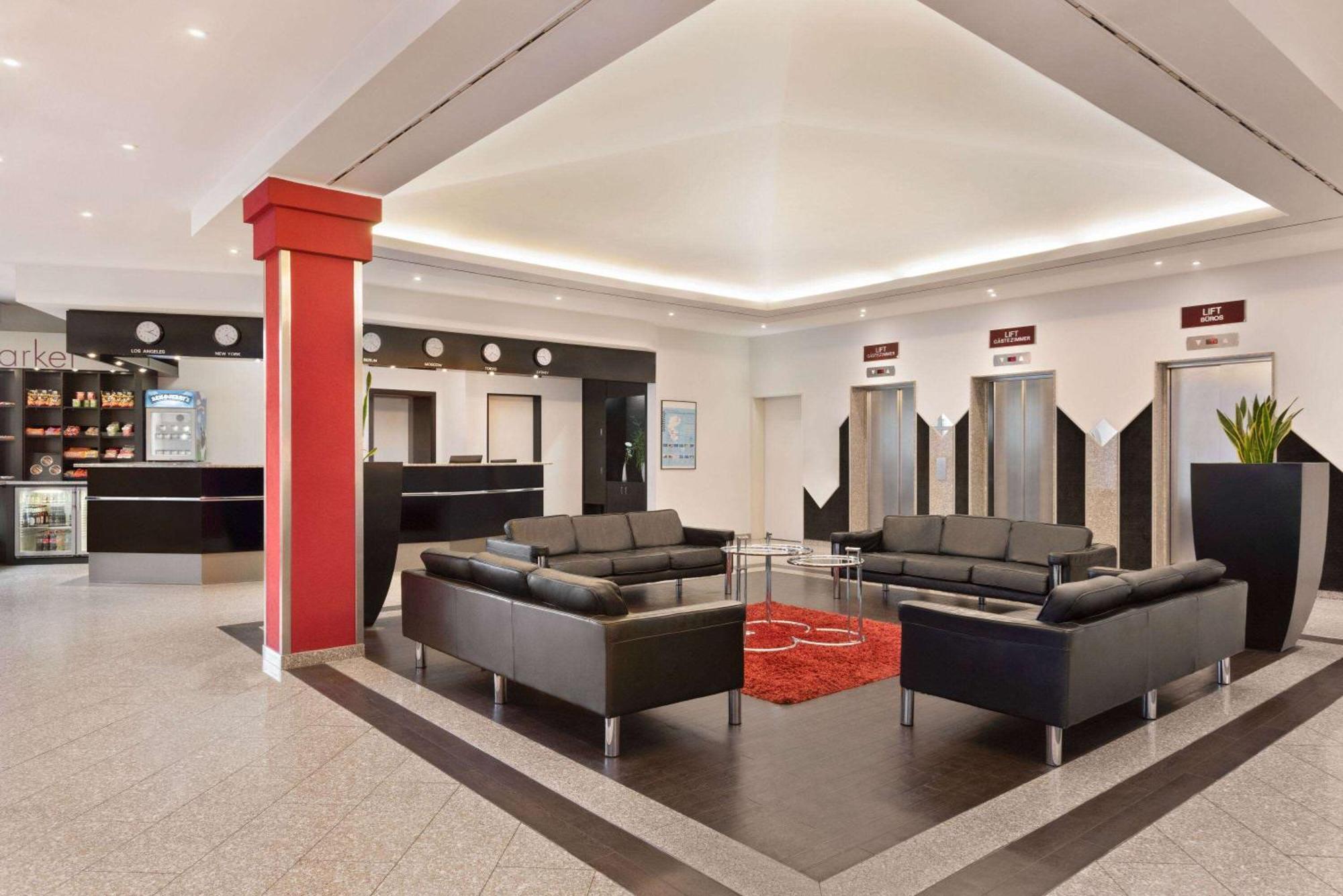 Ramada By Wyndham Bottrop City Esterno foto