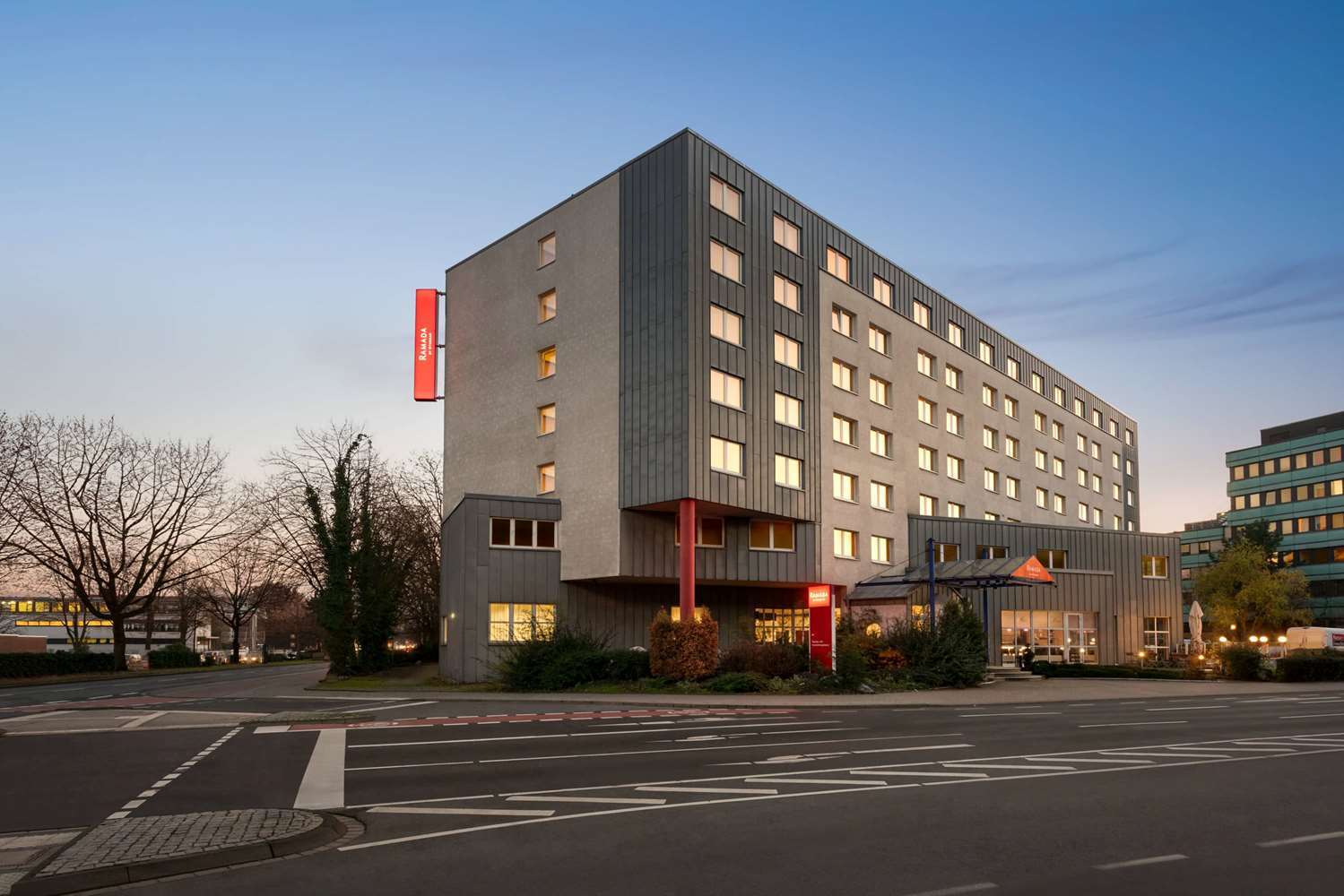 Ramada By Wyndham Bottrop City Esterno foto