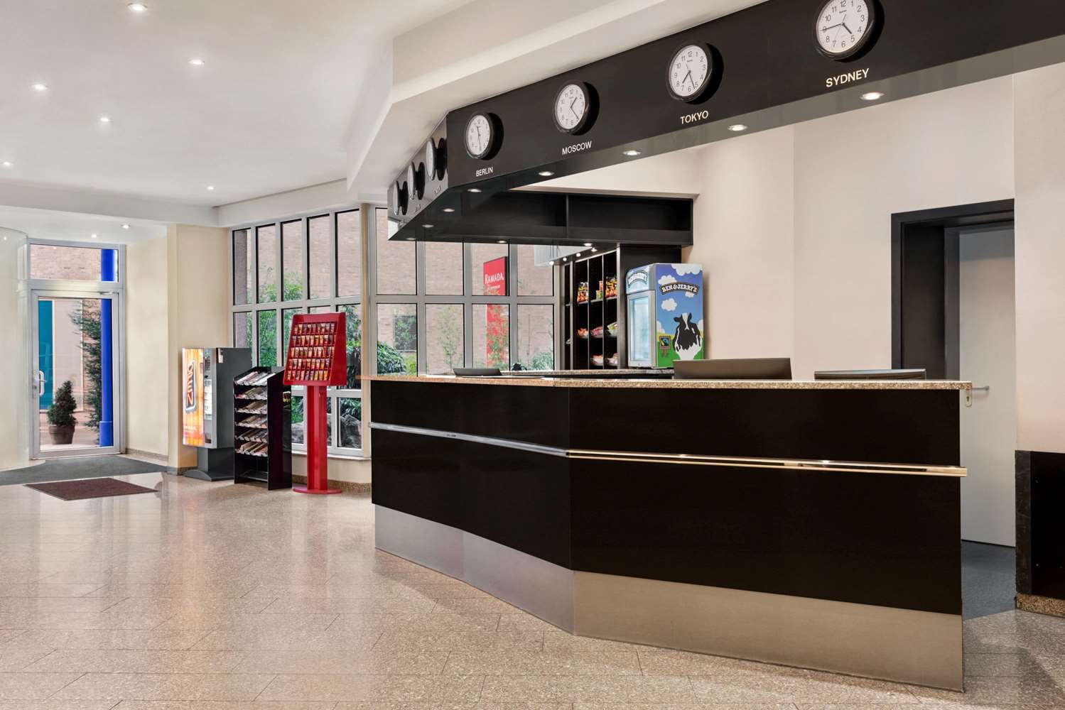 Ramada By Wyndham Bottrop City Esterno foto